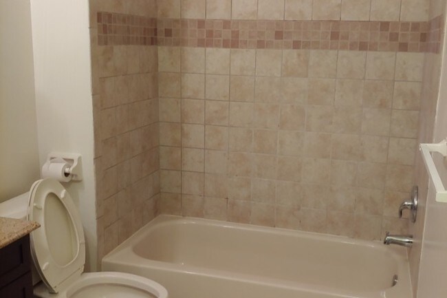 Foto del edificio - 40 Hopewell Ln