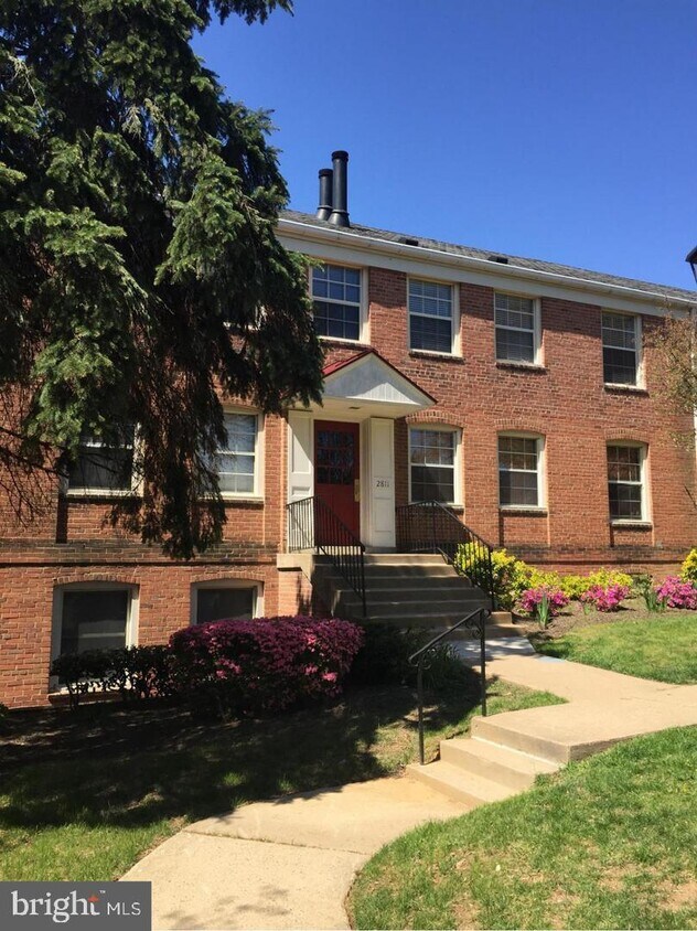 2811 Arlington Blvd Unit 201, Arlington, VA 22201 Condo for Rent in