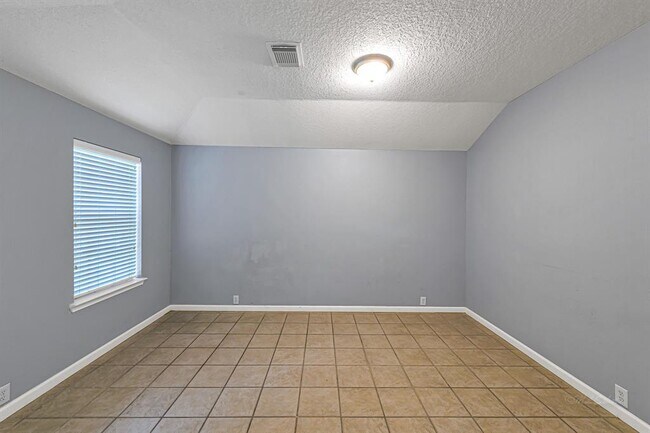Building Photo - 21226 Somerset Park Ln