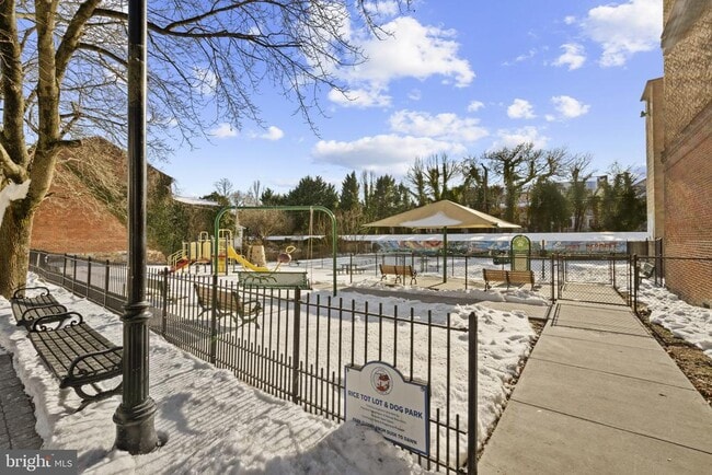 Building Photo - 42 N Main St