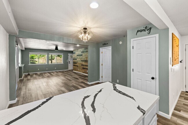 Foto del edificio - Private Gated 3BD/2BA Home on Acreage – Close to Bear River Highschool