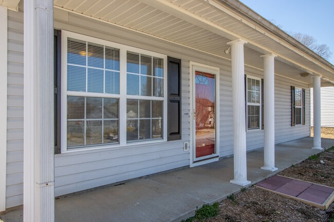 Building Photo - 512 Crescentwood Ct