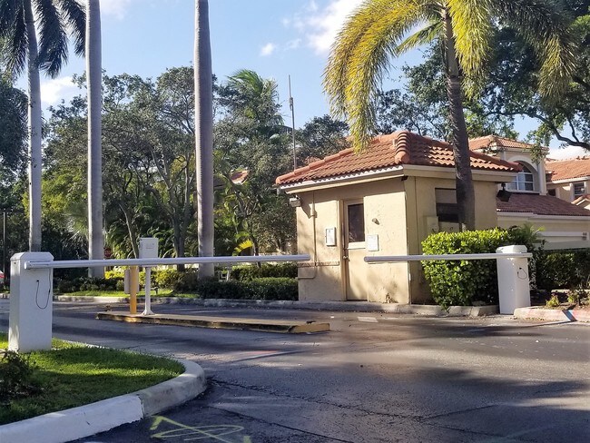 Comunidad privada - 20900 Leeward Ct