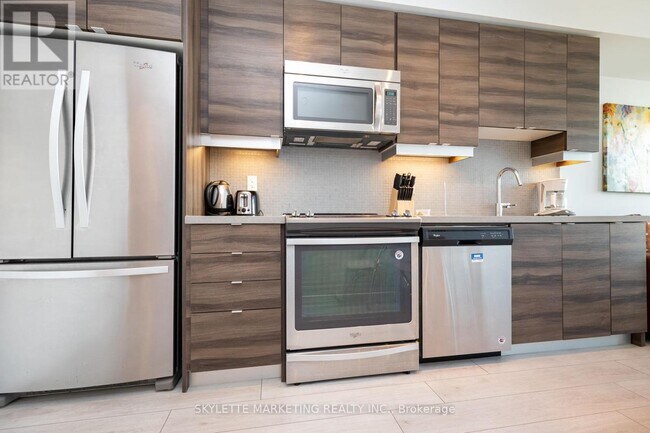 Photo du bâtiment - 525 Adelaide St W