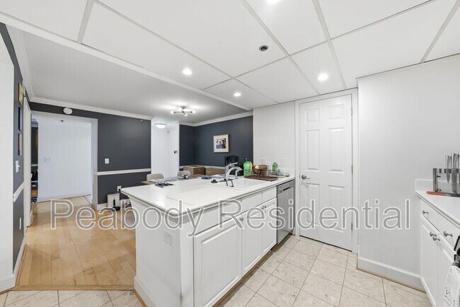 Photo - 1276 N Wayne St House