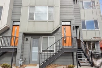 Building Photo - 2265 Glenarm Pl