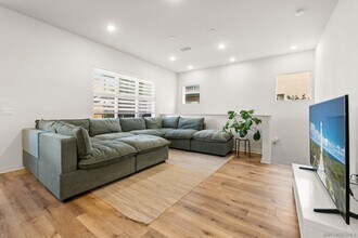 Building Photo - 2055 Bravo Loop