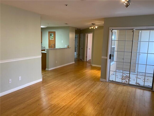 Building Photo - 2132 River Heights Walk