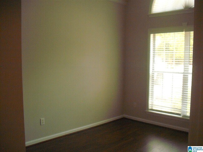 Building Photo - 581 Cahaba Manor Dr