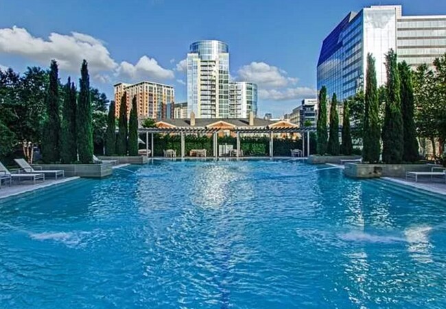 Foto del edificio - 2900 McKinnon St