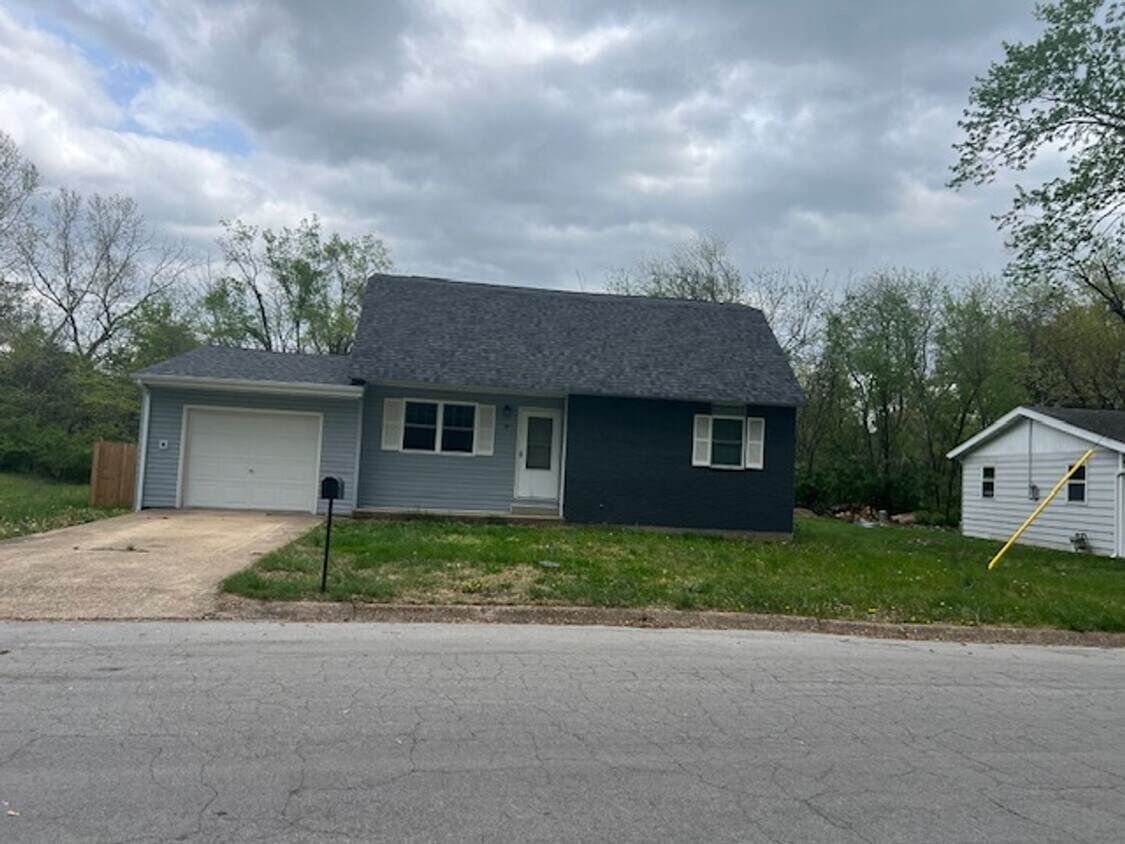 15 Redbud Ln, Rolla, MO 65401 House Rental in Rolla, MO