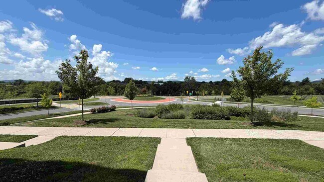 Building Photo - 5803 Garden Walk Dr