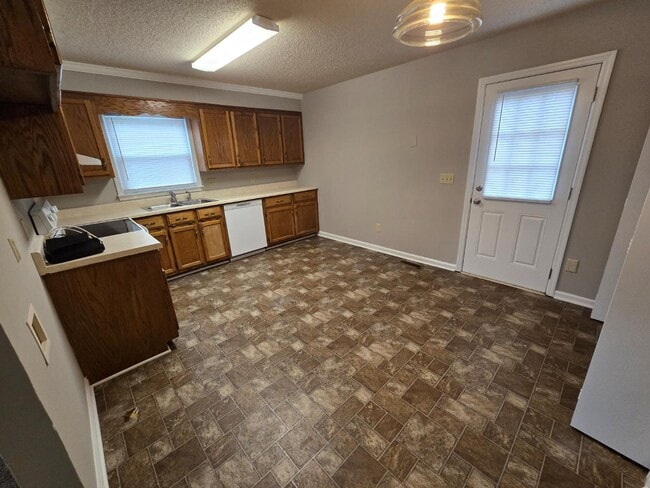 Building Photo - 224A Hunter Dr