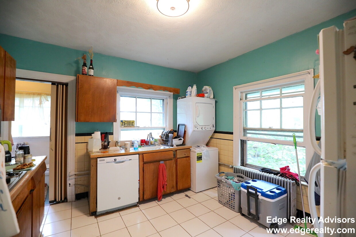 Photo - 132 Kilsyth Rd. Unit 2