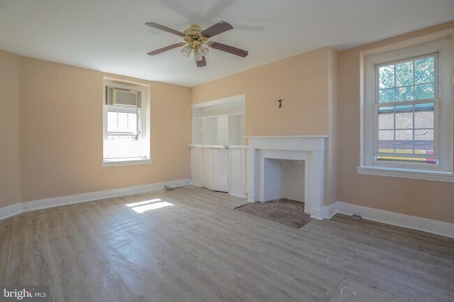 Building Photo - 863 Bristol Pike