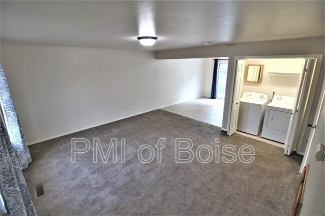 Building Photo - 625 W Idaho Ave