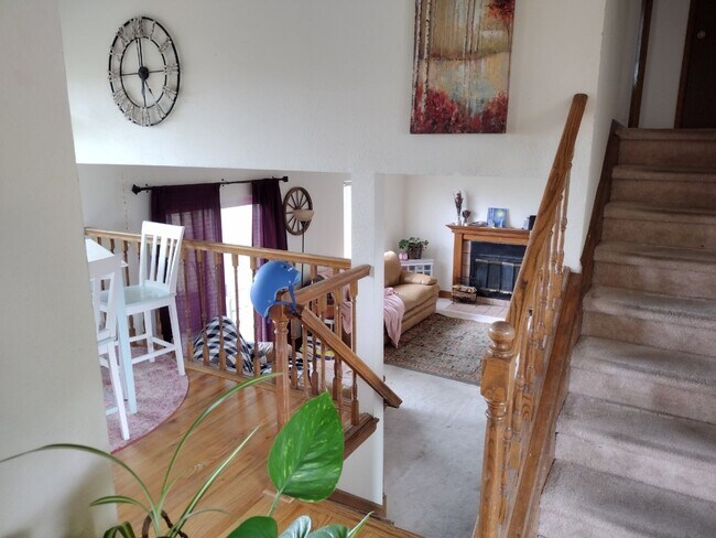 Foto del edificio - 4BR 2BA Home on 6015 sq ft Lot Adjacent to Open Space