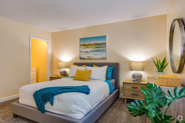 1 BR, 1 BA - 720 SF - Rancho Del Sol