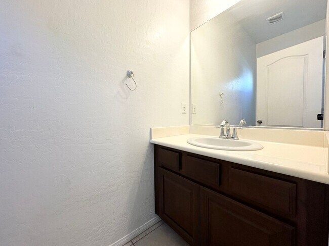 Foto del edificio - 7757 Vestibule Ct