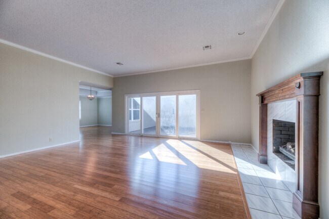 Foto del edificio - 7114 E 90th Pl