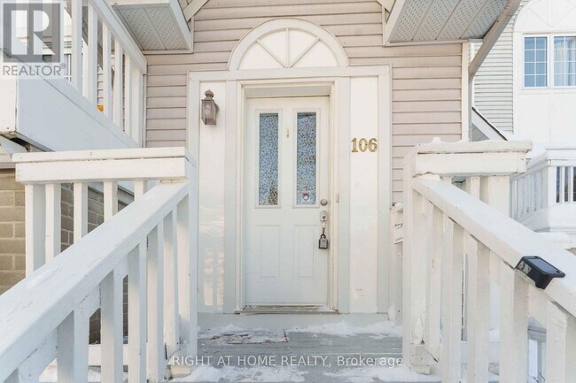 Building Photo - 106 Castlegreen Private