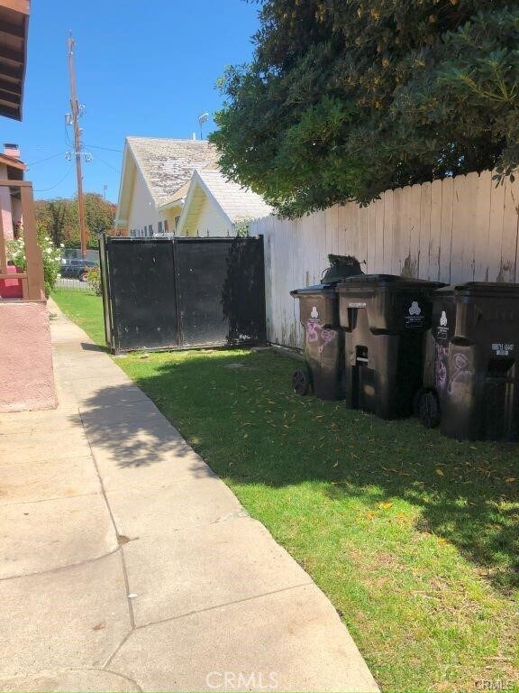 Foto del edificio - 959 W 17th St