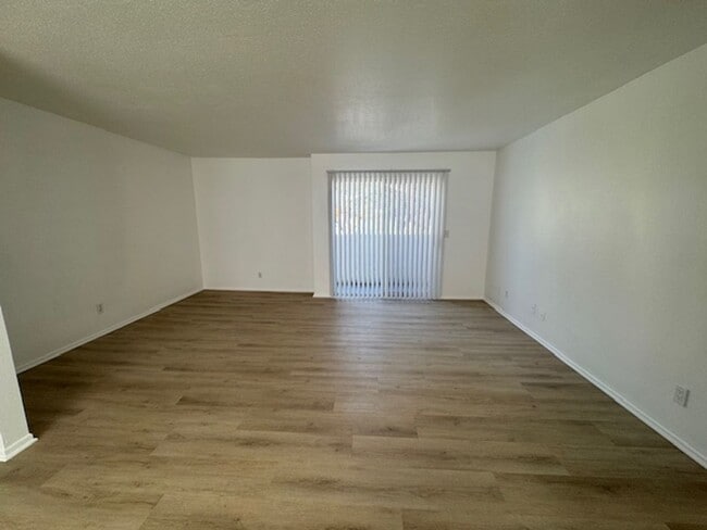 Foto del edificio - 953 W 1st St