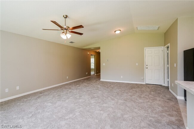 Foto del edificio - 52 Olive Ave S