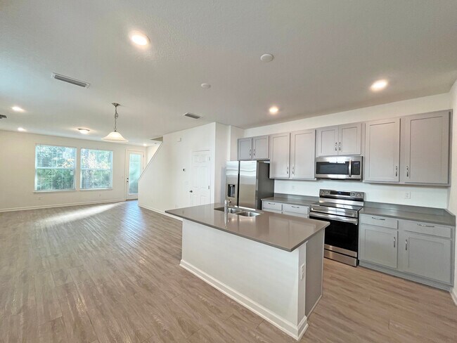 Foto del edificio - 42 Ridge Lake Rd