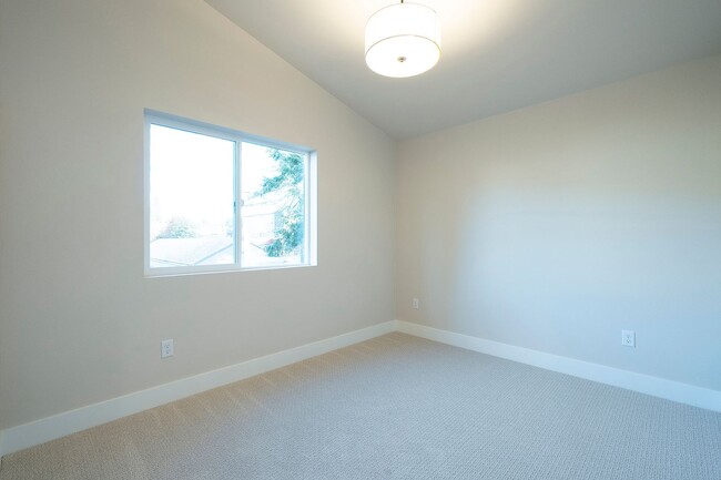 Building Photo - New Build 3 Bed, 1.5 Bath Rental Home in C...