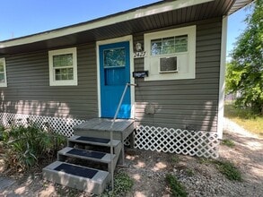 Building Photo - 2405 Franklin St