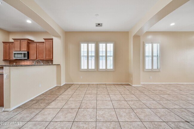 Foto del edificio - Gorgeous newer 3 Bedroom 2 Bath home close...
