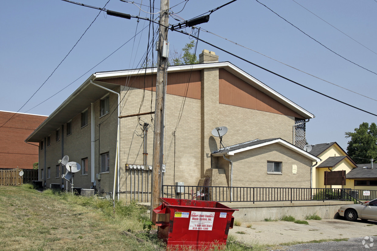 Building Photo - Coach Light Apartments