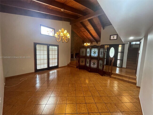 Building Photo - 1028 Malaga Ave