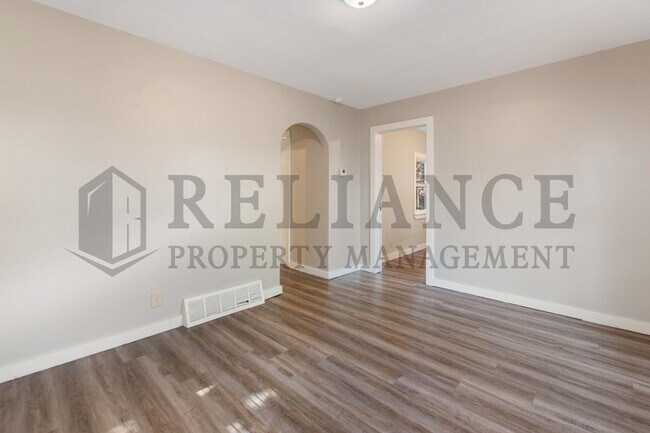 Foto del edificio - 1303 W 33rd St S