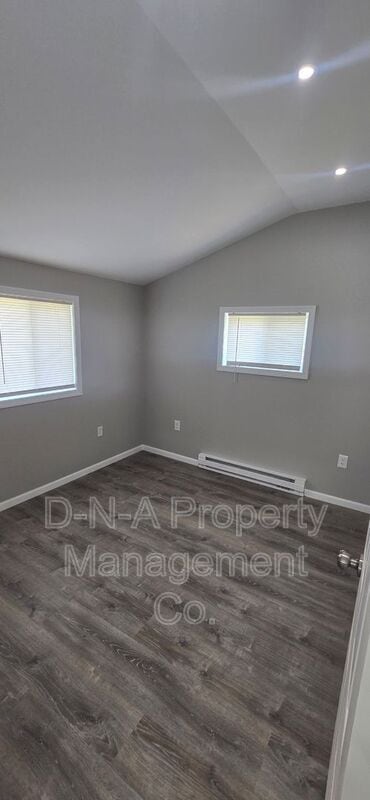 Building Photo - 206 Azalea St