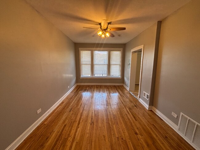 Foto del edificio - 4638-4640 S St Lawrence Ave