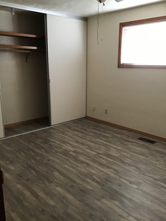 Building Photo - 710 Miller Ave