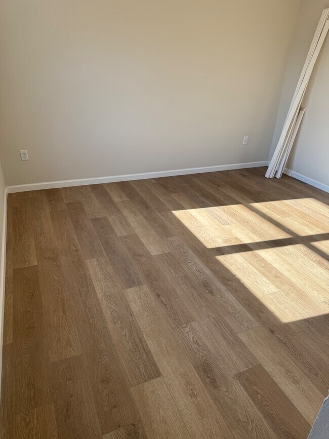 Foto del edificio - 185 Parkview Dr