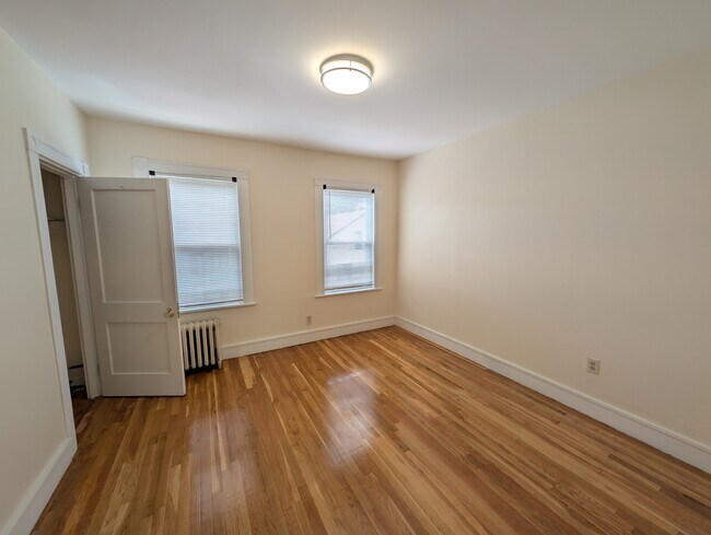 Building Photo - 110 Murdock St
