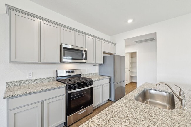 Building Photo - 528 Evergreen Sumac Lp