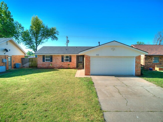 Building Photo - 602 Vickie Dr