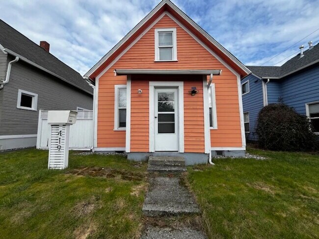 Foto del edificio - Prime Lakeway Location – Minutes to WWU, Whole Foods, I-5 & Downtown Bellingham