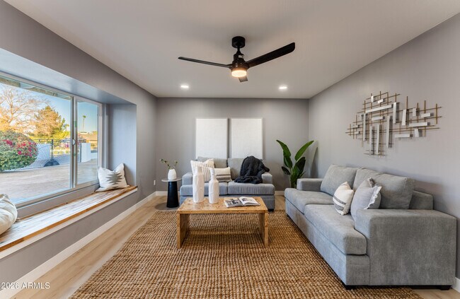 Foto del edificio - 1743 W Butler Dr