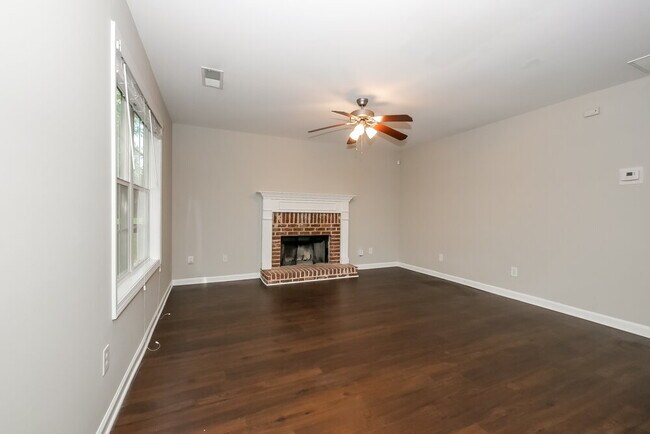 Building Photo - 965 Revere Way