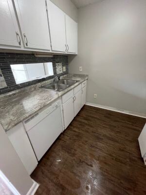 Building Photo - 417 Anderson Ave