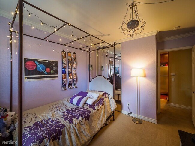 Foto del edificio - 2 br, 2 bath Apartment - 9939 Azuaga St