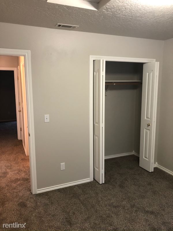 Building Photo - 3 br, 2 bath House - 6427 E Dannsmore Dr