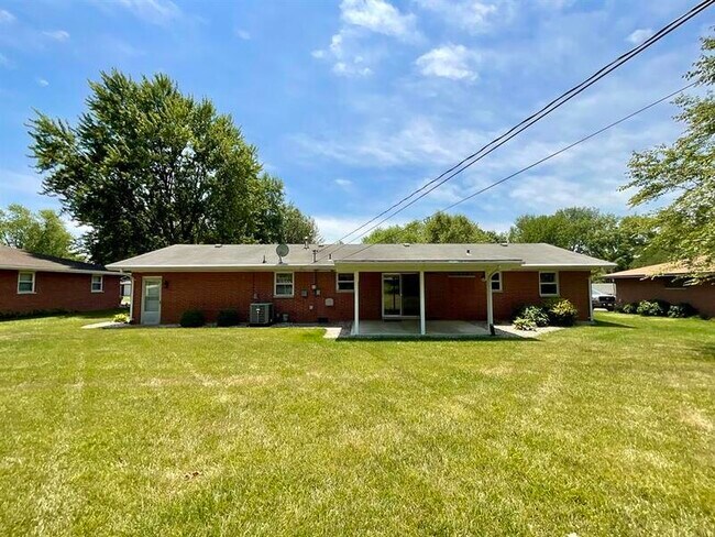 Building Photo - 45 Fenwood Dr