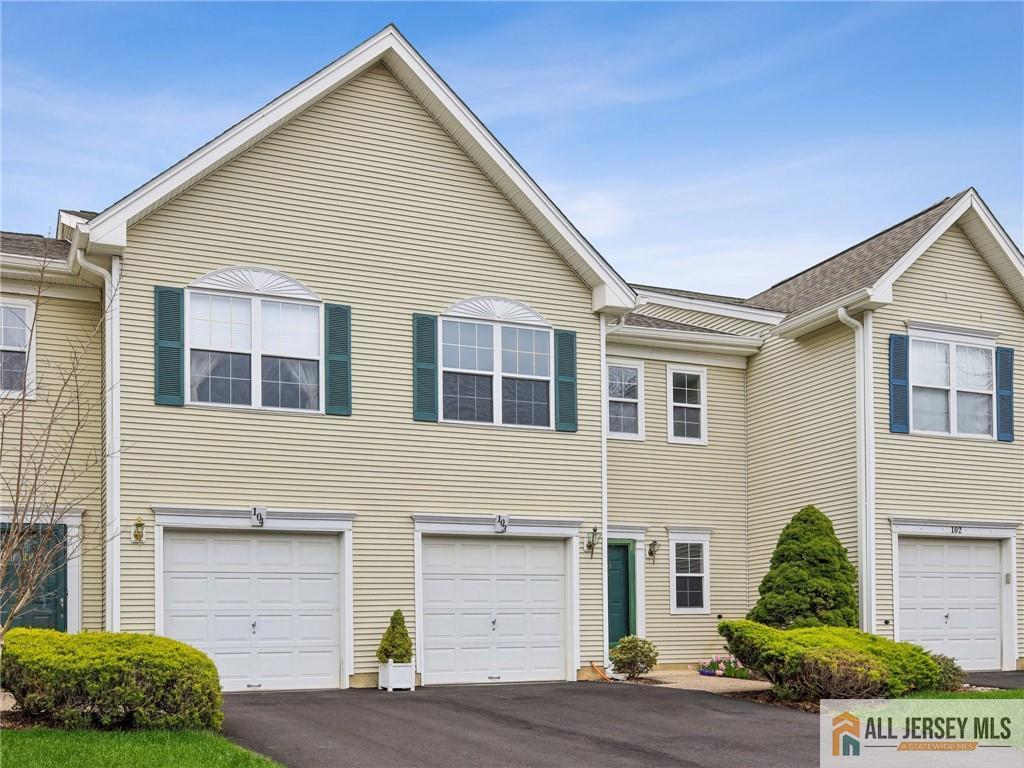Foto principal - 103 Berkshire Dr